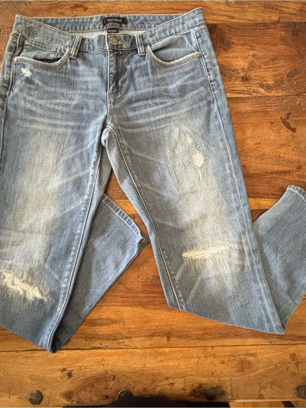 White House Black Market Girlfriend Women’s Light Blue Distressed Skinny Jeans